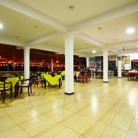 Ritas Hotel Хиккадува Экстерьер фото